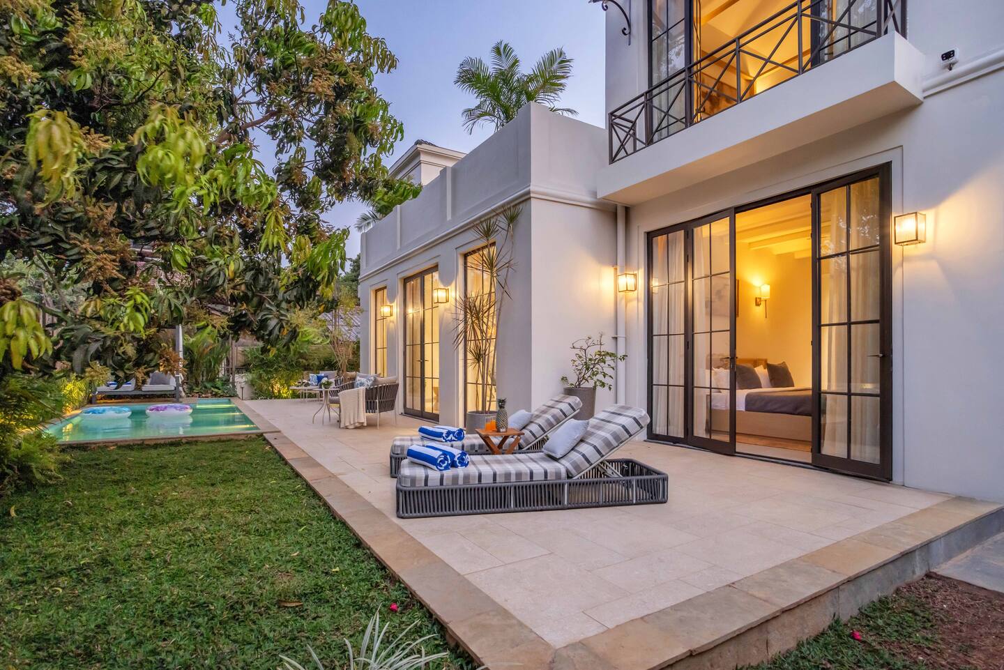 10aff0c8-1d49-40d3-808d-dd81934f0bae