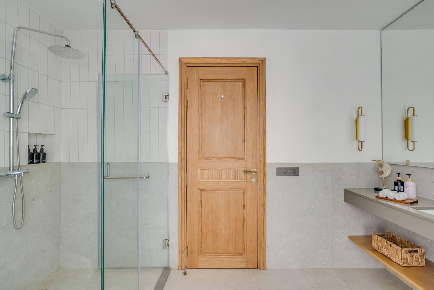 8bbea8b0-c9d8-47a8-8d20-a65ea11b41c9