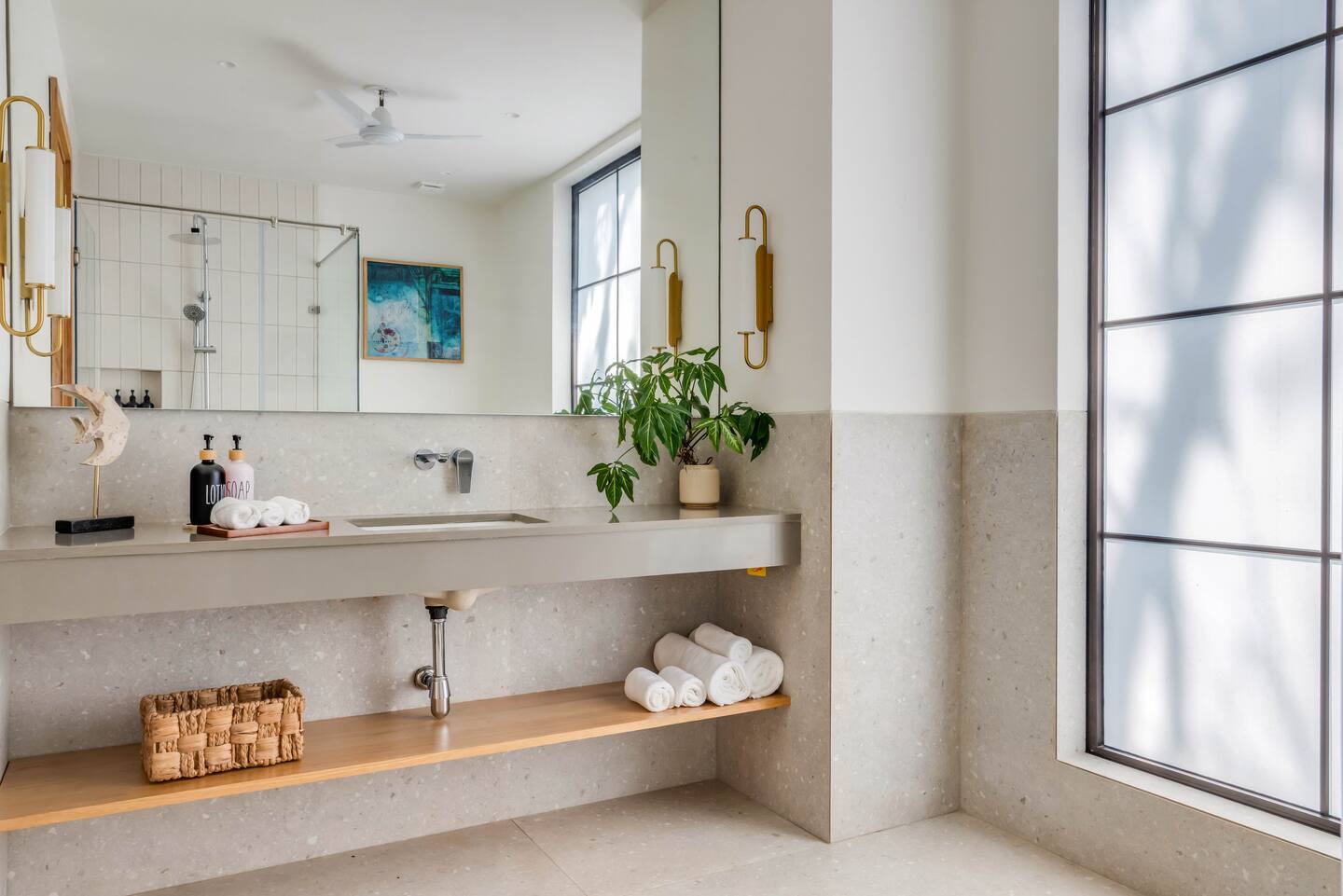 e467759d-4775-4400-8b88-22a3dd52d928